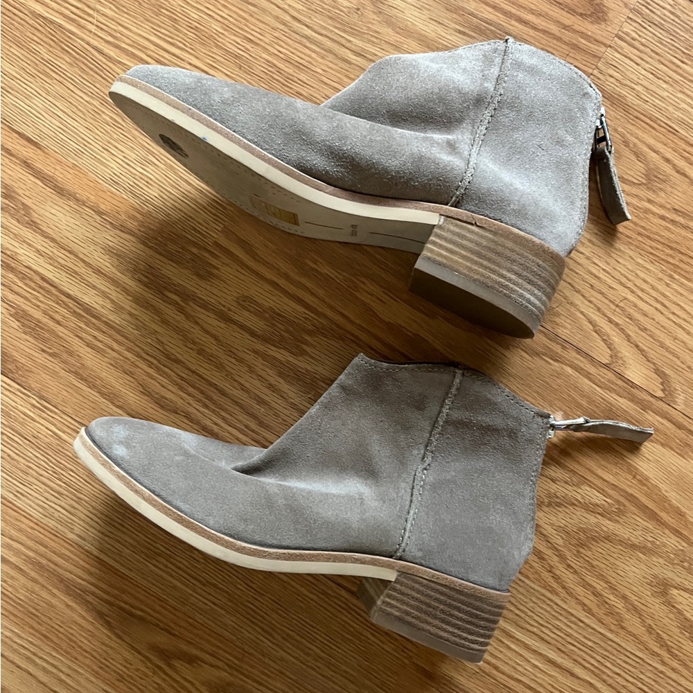 Dolce‎ Vita Suede Booties
